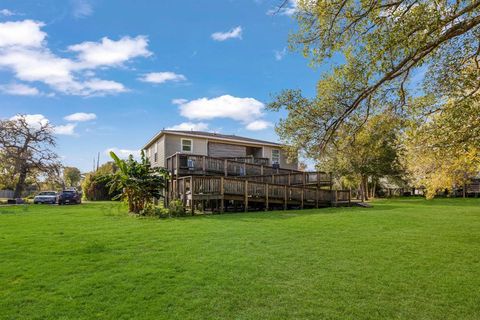 A home in Anahuac