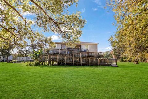 A home in Anahuac