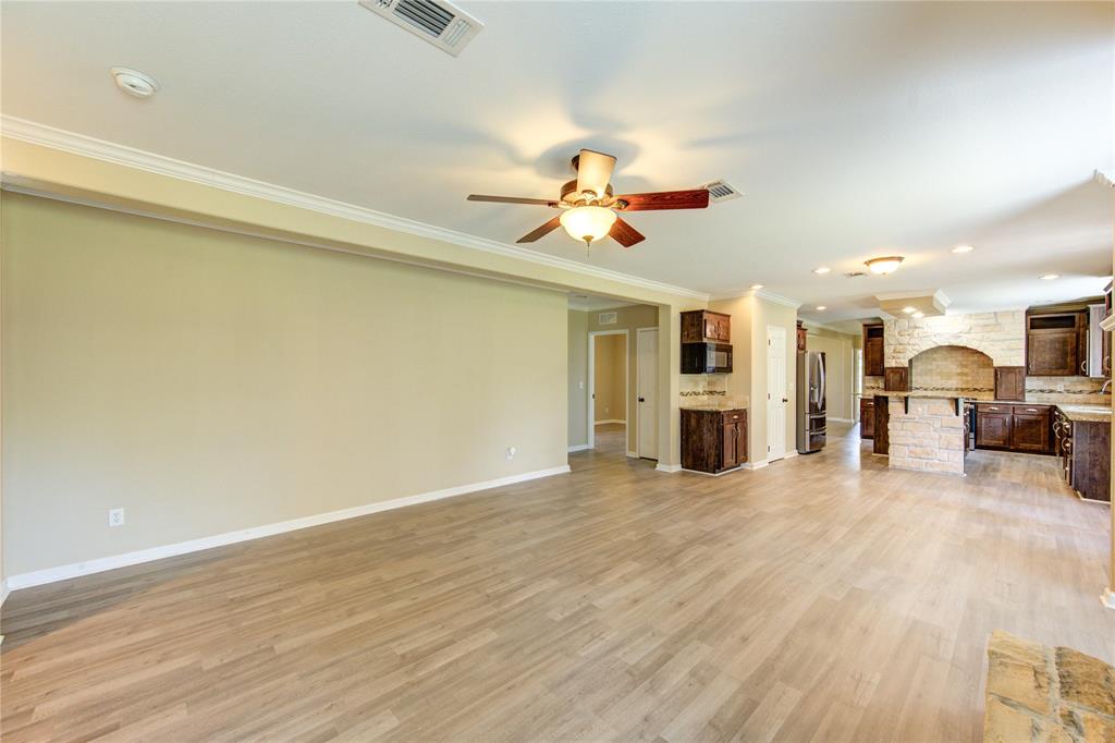10031 N Walker Lane, Beach City, Texas image 32