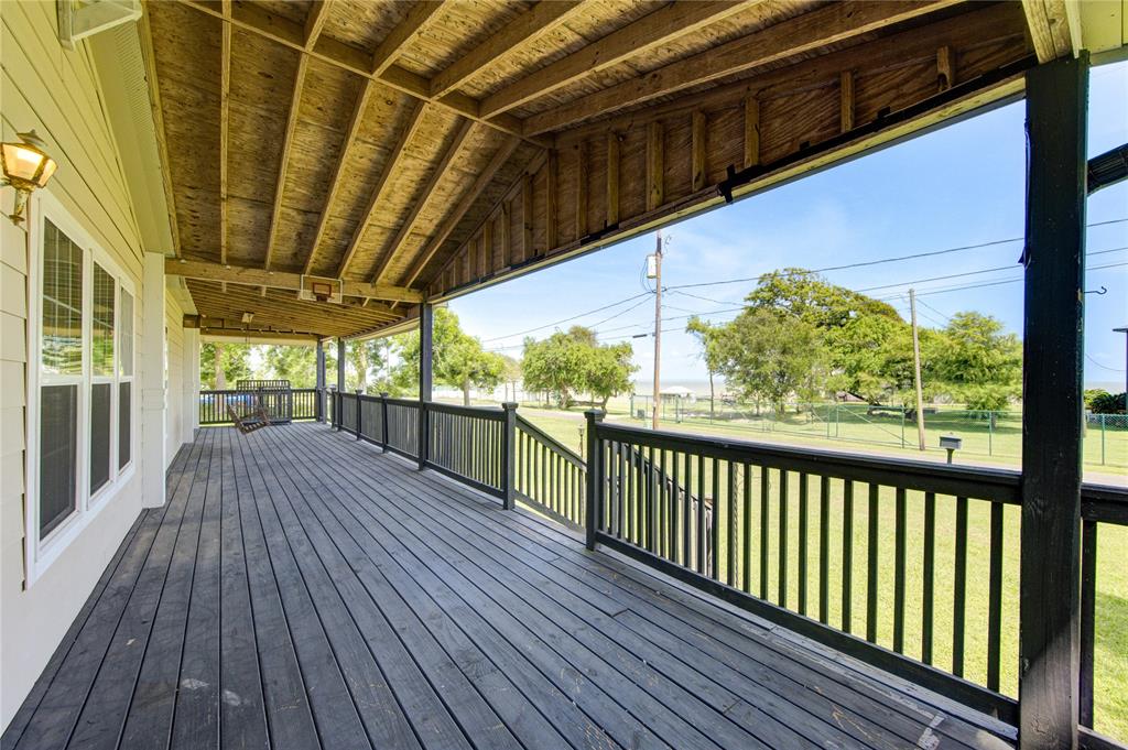 10031 N Walker Lane, Beach City, Texas image 6