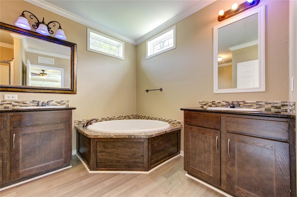 10031 N Walker Lane, Beach City, Texas image 28