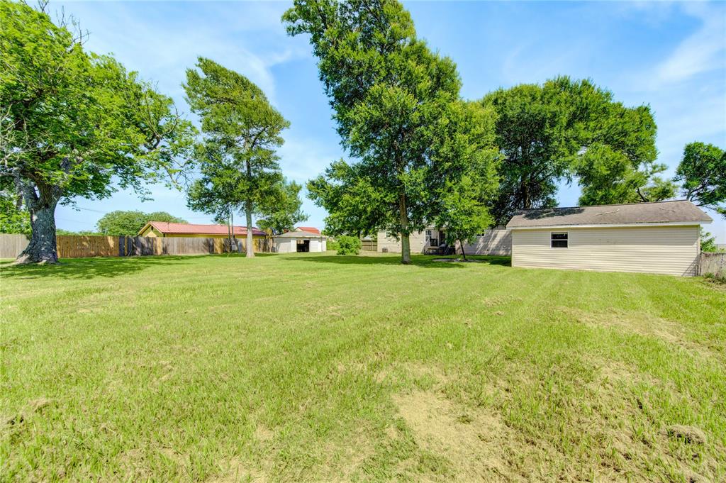 10031 N Walker Lane, Beach City, Texas image 8
