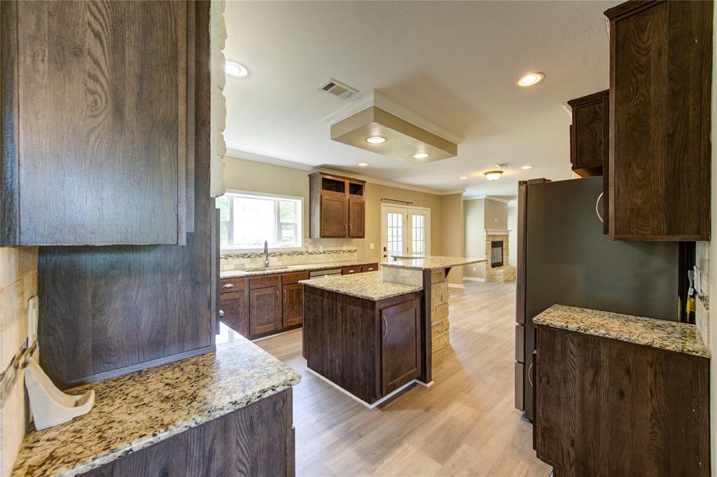 10031 N Walker Lane, Beach City, Texas image 20