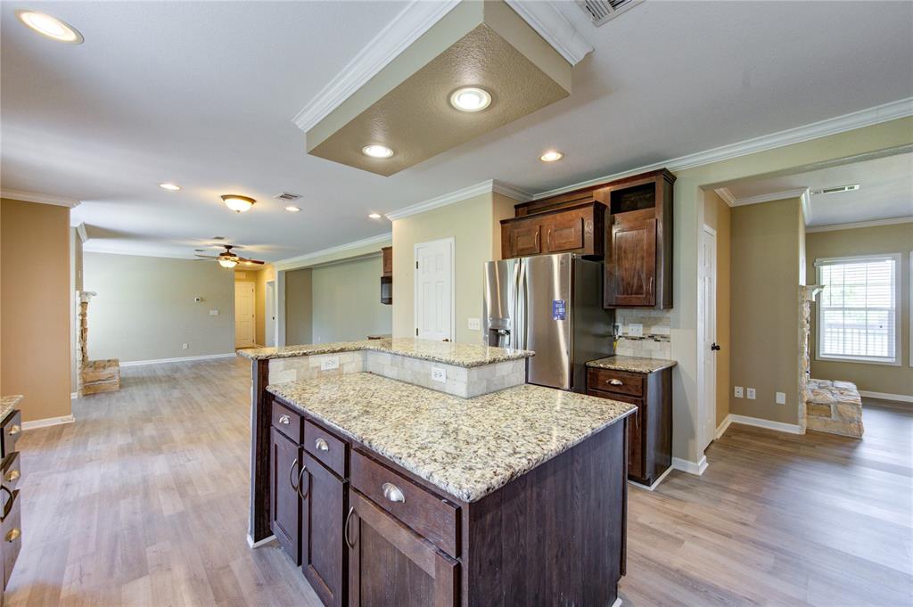10031 N Walker Lane, Beach City, Texas image 17