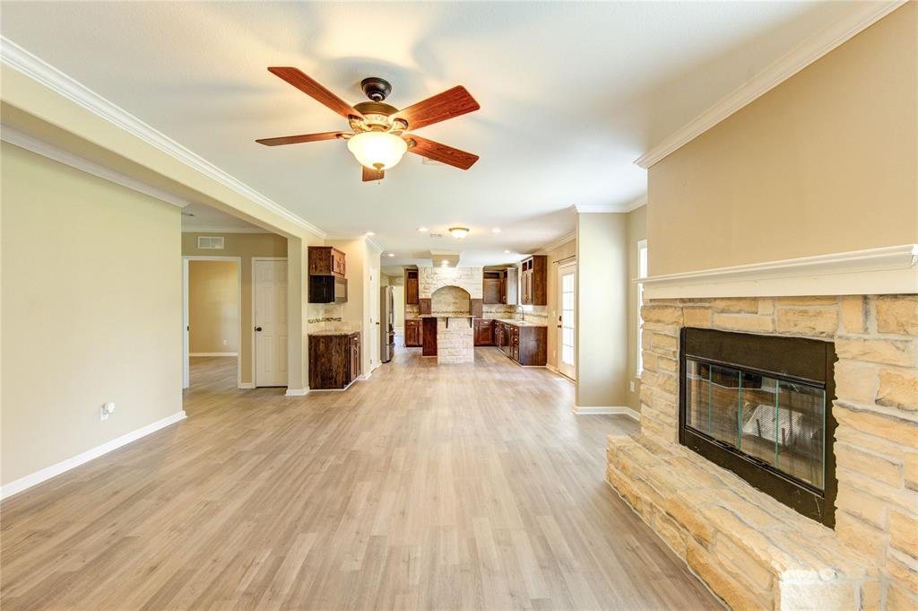 10031 N Walker Lane, Beach City, Texas image 11