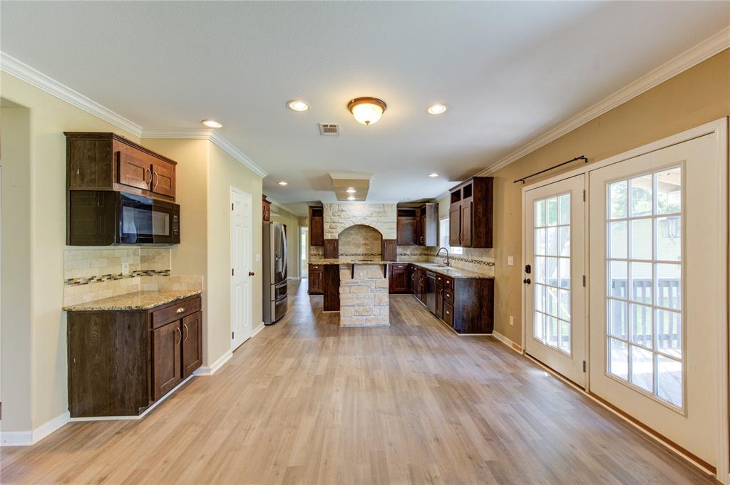 10031 N Walker Lane, Beach City, Texas image 15