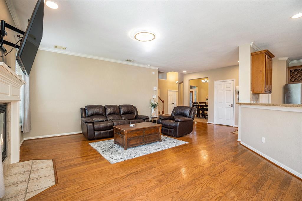 1006 Azalea Pointe, League City, Texas image 8