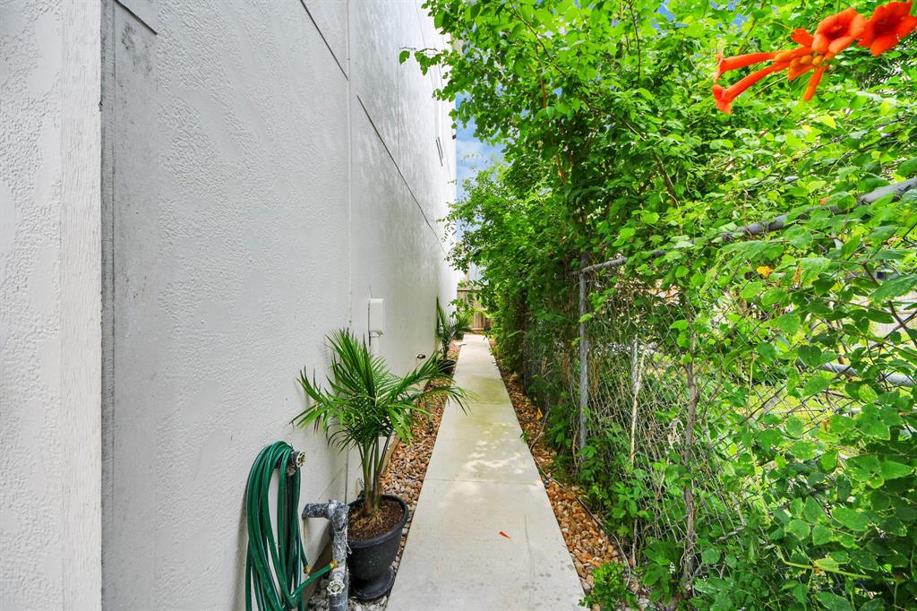 3913 Griggs Road, Houston, Texas image 6