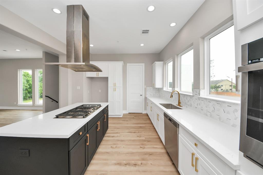 3913 Griggs Road, Houston, Texas image 32