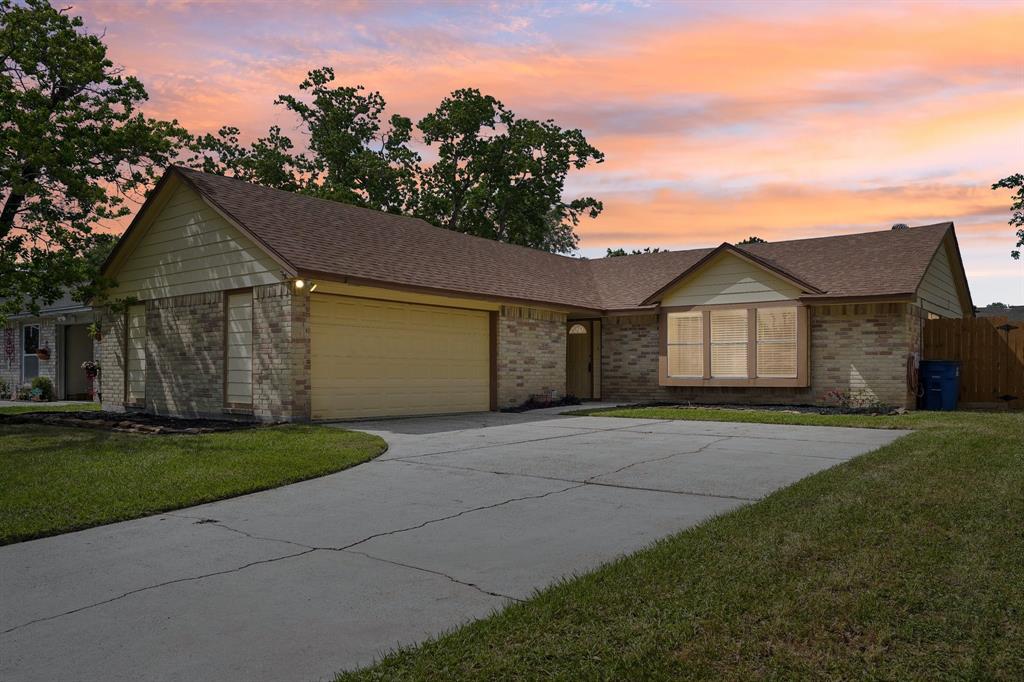 4814 Rivertree Lane, Spring, Texas image 2