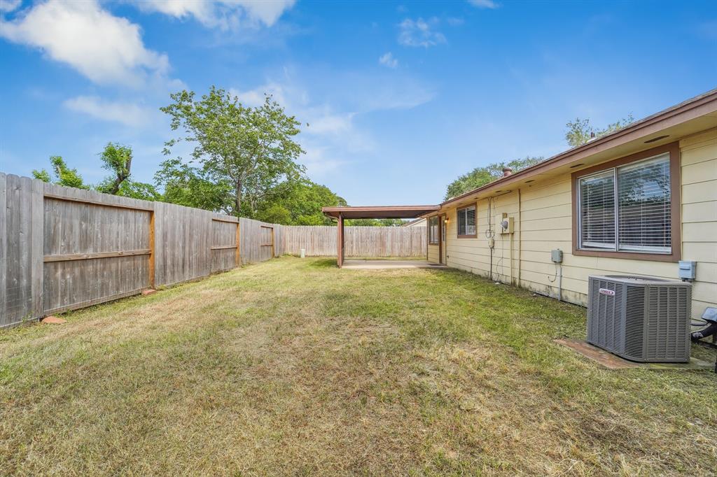 4814 Rivertree Lane, Spring, Texas image 22