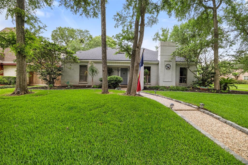 1815 Cobblestone Court, Richmond, Texas image 2