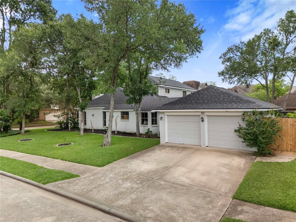 1815 Cobblestone Court, Richmond, Texas image 3