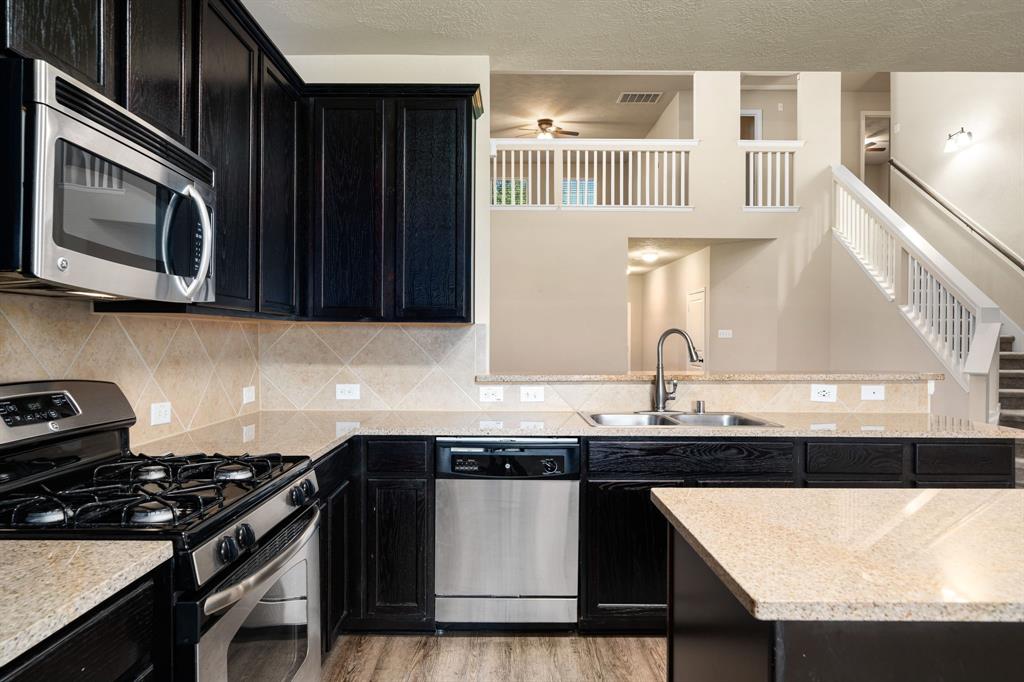 41 Blisten Spring Drive, Manvel, Texas image 10