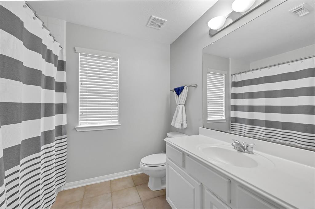 3631 Shady Bay Lane, Missouri City, Texas image 25