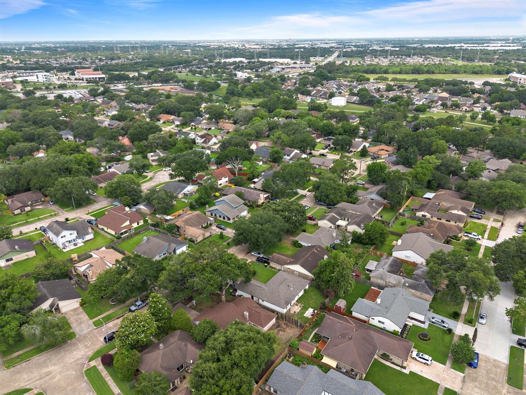 1639 Castle Creek Drive, Missouri City, Texas image 25