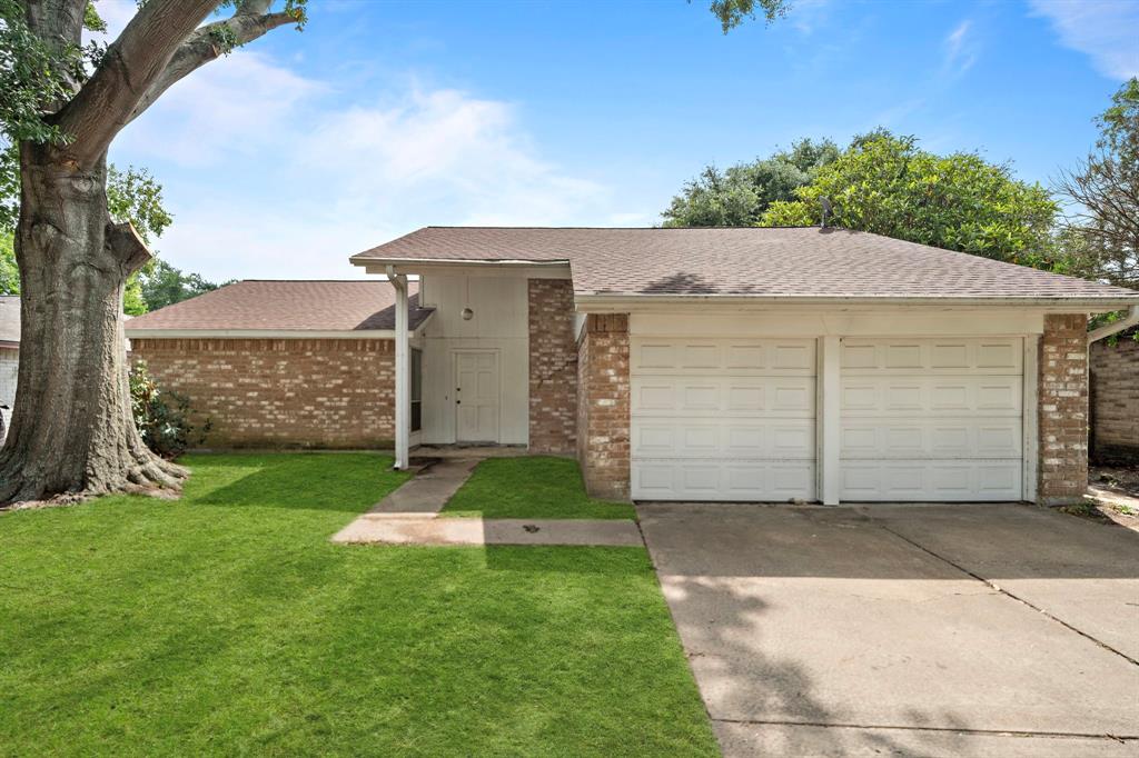 1639 Castle Creek Drive, Missouri City, Texas image 1