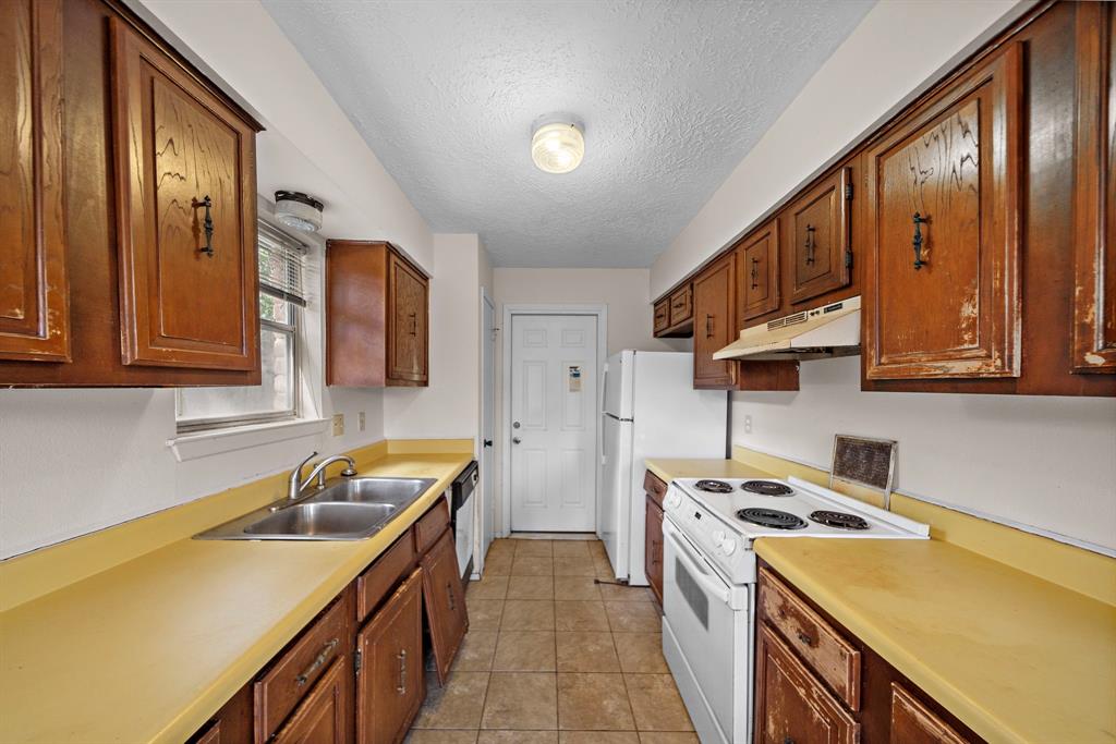 1639 Castle Creek Drive, Missouri City, Texas image 10