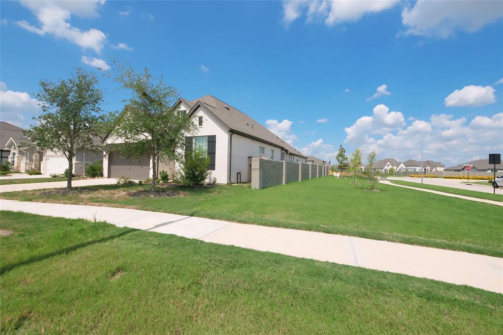 30702 Green Acres Court, Fulshear, Texas image 2