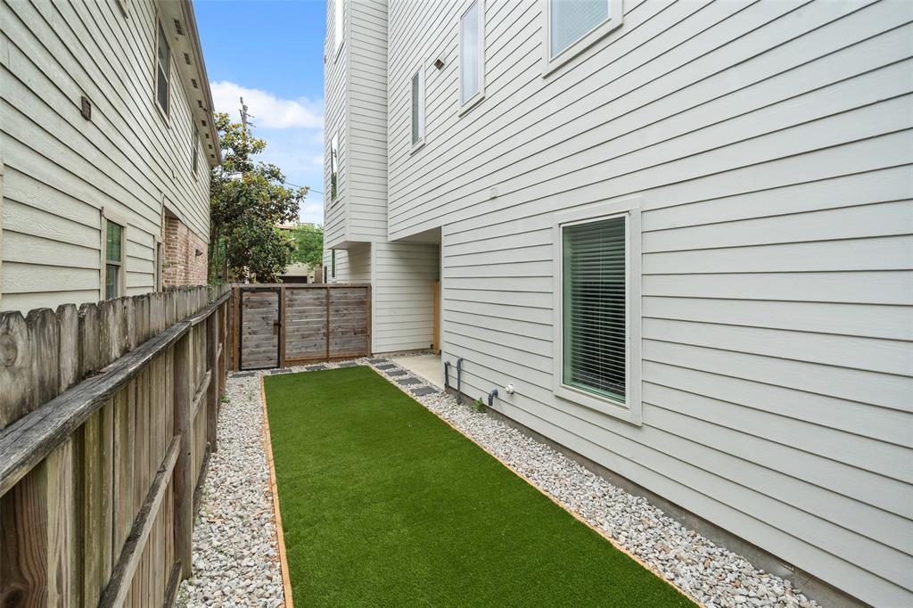 1005 Kern Street #B, Houston, Texas image 2