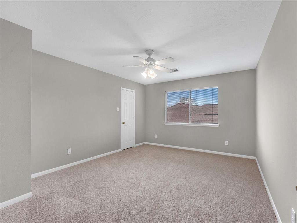 2726 Pirates Gold Circle, Friendswood, Texas image 19