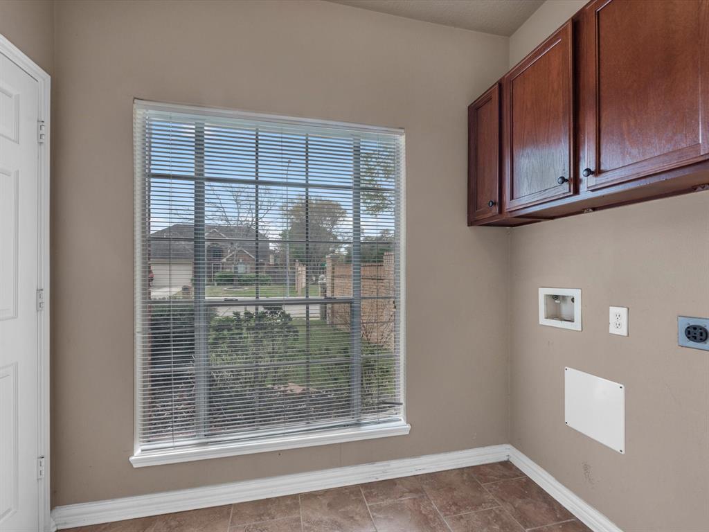 2726 Pirates Gold Circle, Friendswood, Texas image 12