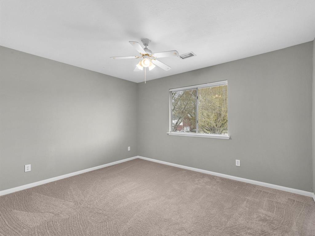 2726 Pirates Gold Circle, Friendswood, Texas image 23