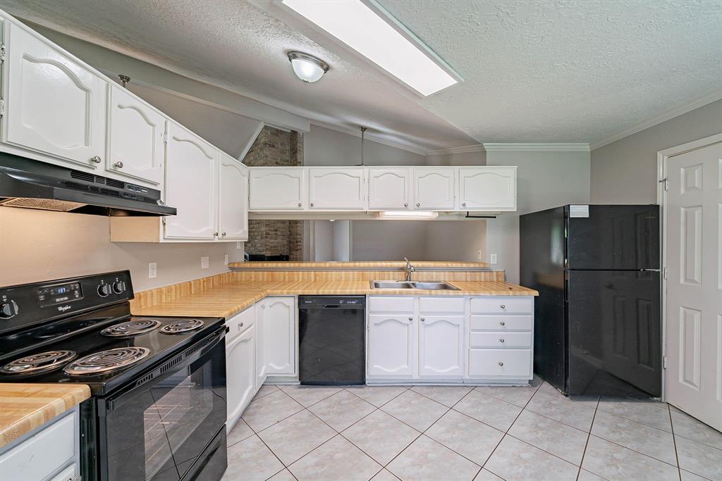 516 Aweigh Drive, Crosby, Texas image 10
