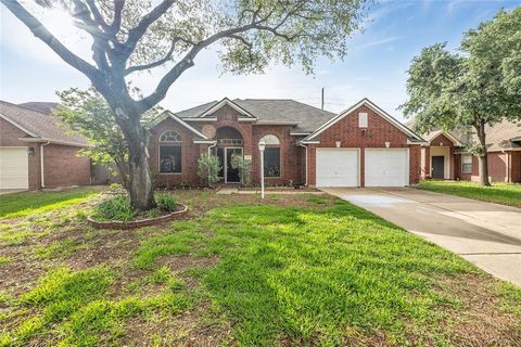 Single Family Residence in Katy TX 3542 Lakearies Lane.jpg