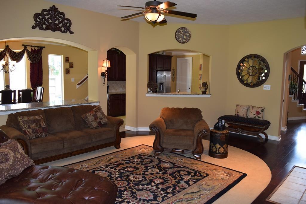 8807 Stowe Creek Lane, Missouri City, Texas image 7