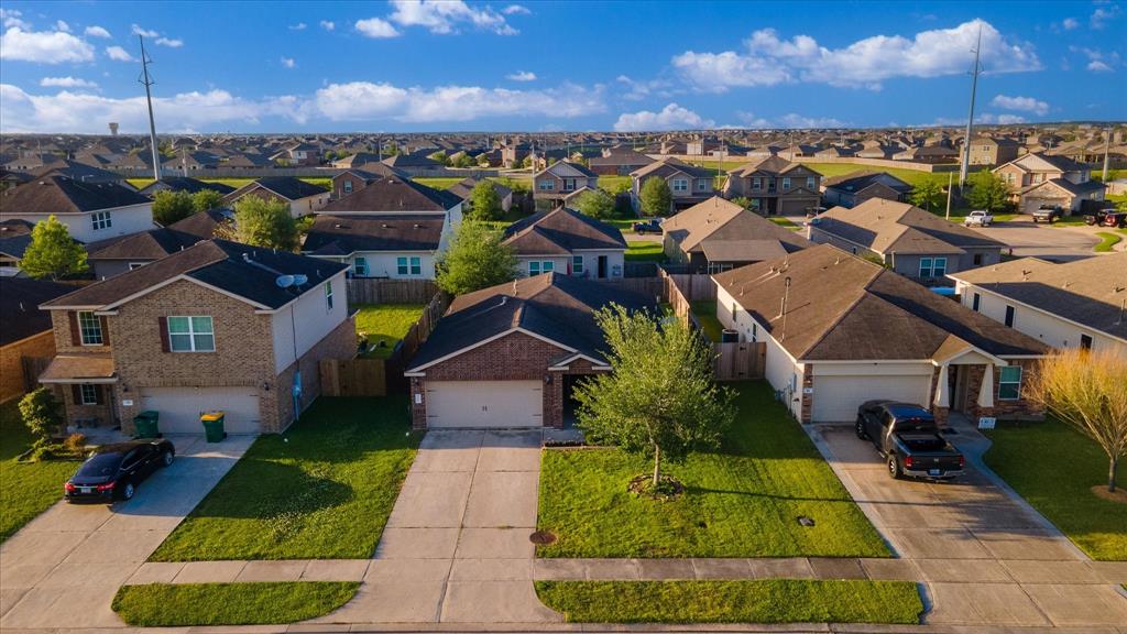 316 Shoshone Ridge Drive, La Marque, Texas image 31