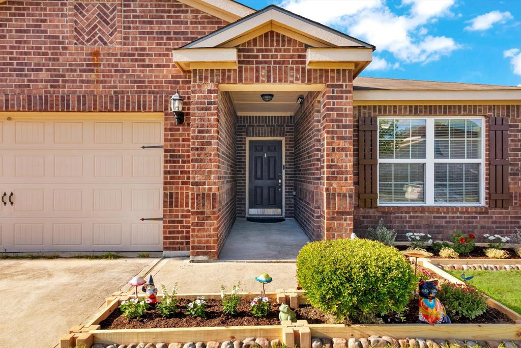 316 Shoshone Ridge Drive, La Marque, Texas image 2
