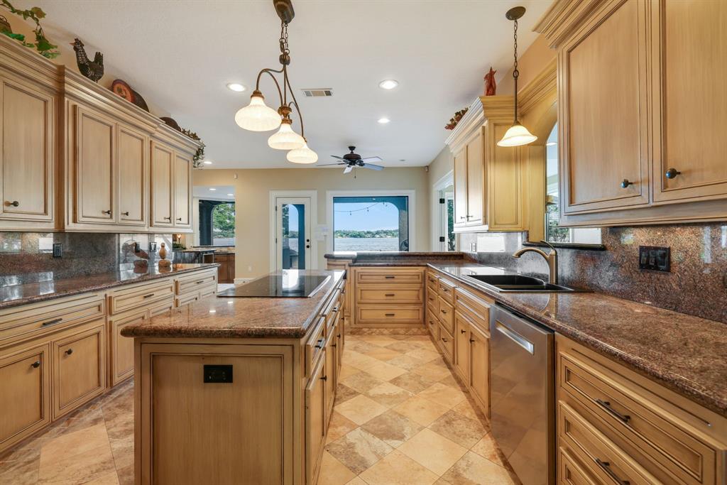 12423 Lakeview Drive, Montgomery, Texas image 17