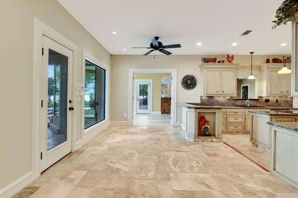 12423 Lakeview Drive, Montgomery, Texas image 14
