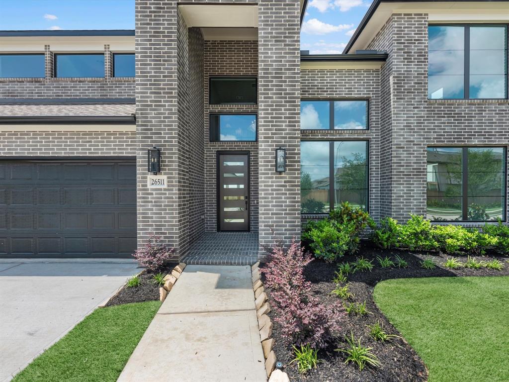 26511 Castra Crescent Trail
