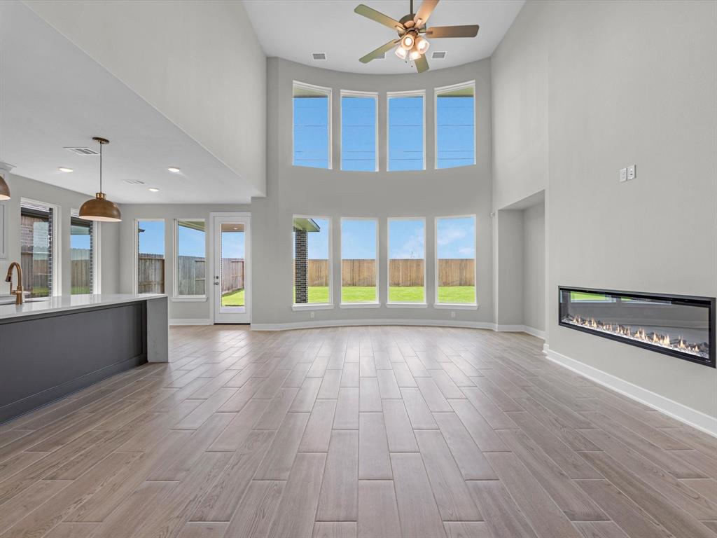26511 Castra Crescent Trail