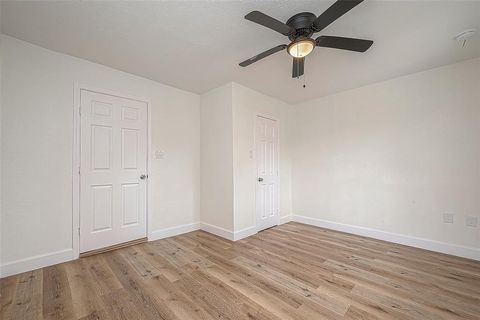 Single Family Residence in Houston TX 4726 Pease Street 27.jpg