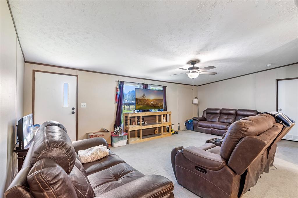 2213 Iron Ore Drive, Huffman, Texas image 5