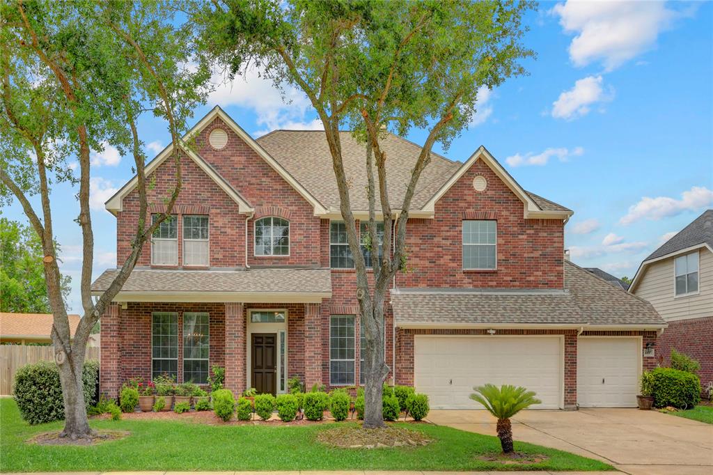 10007 Autumn Lake Trail, Pearland, Texas image 1