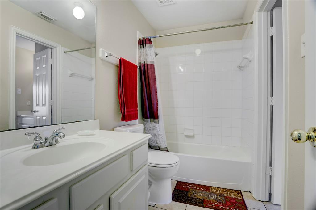 10007 Autumn Lake Trail, Pearland, Texas image 20
