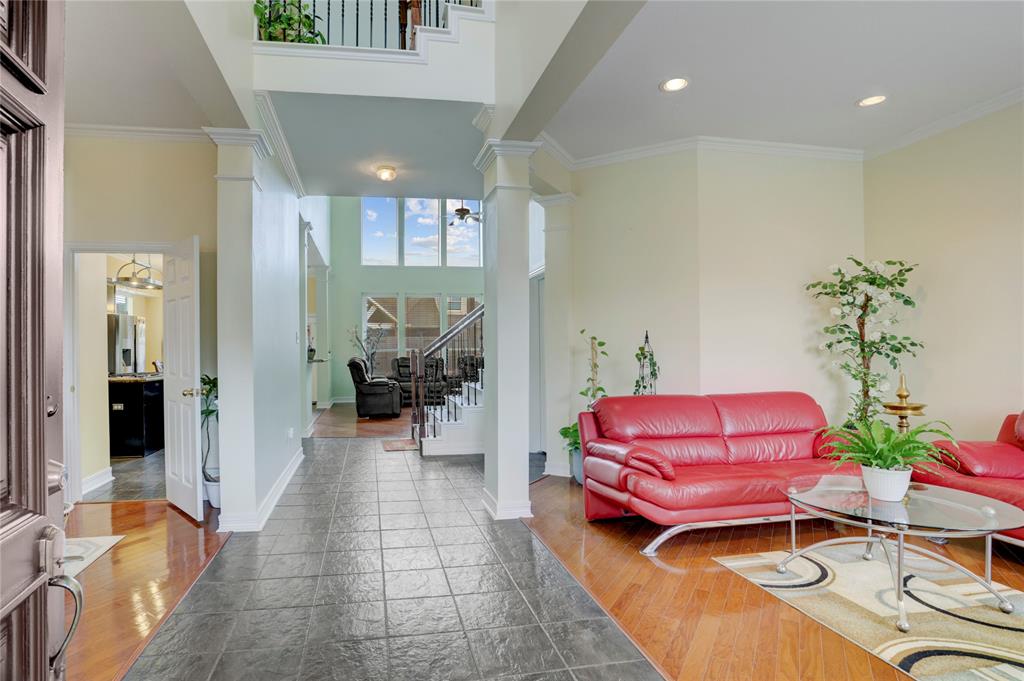 10007 Autumn Lake Trail, Pearland, Texas image 4
