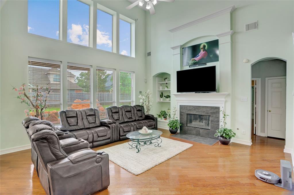 10007 Autumn Lake Trail, Pearland, Texas image 7