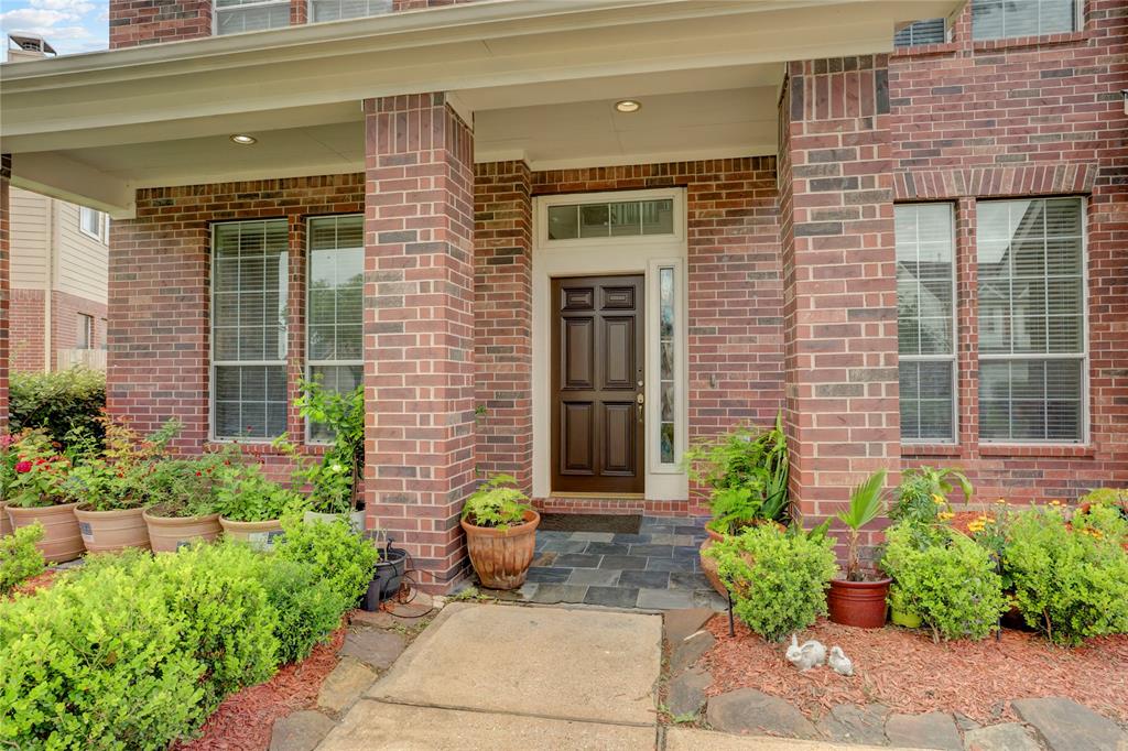 10007 Autumn Lake Trail, Pearland, Texas image 3