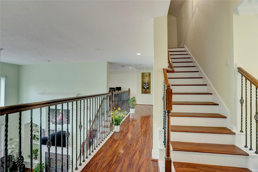 10007 Autumn Lake Trail, Pearland, Texas image 24