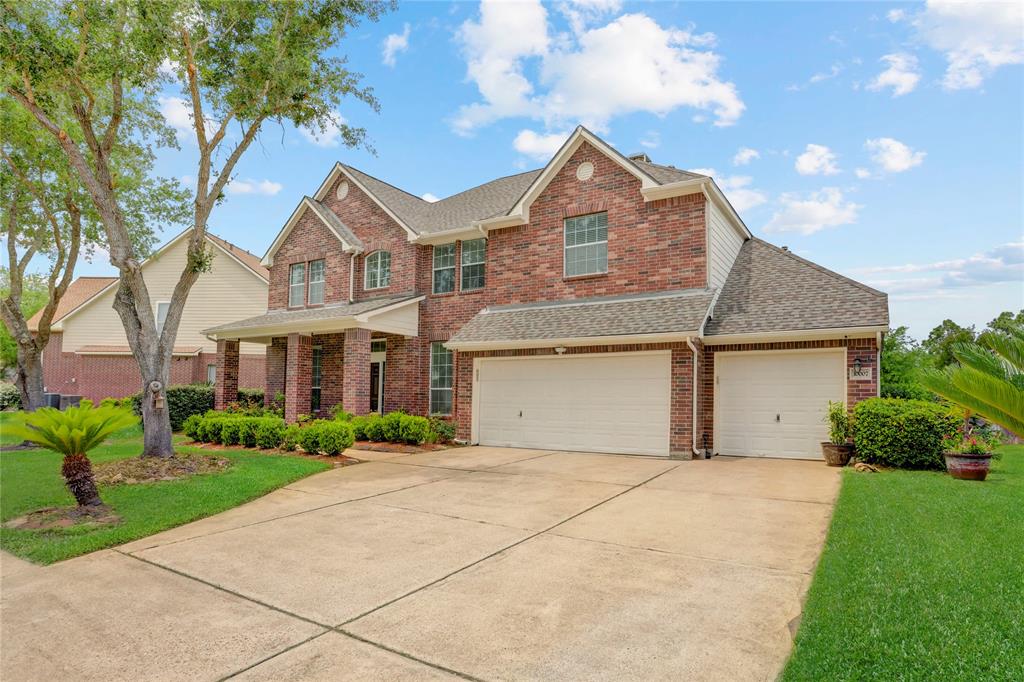 10007 Autumn Lake Trail, Pearland, Texas image 2