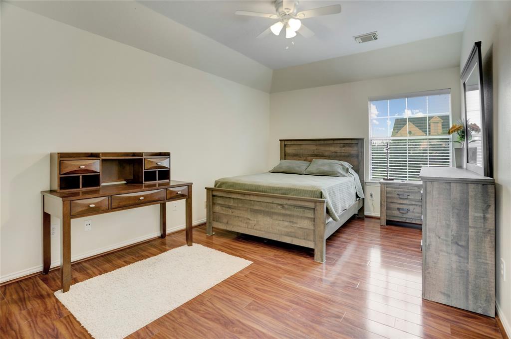 10007 Autumn Lake Trail, Pearland, Texas image 21