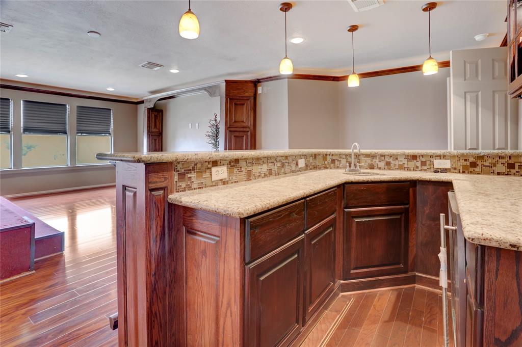 10007 Autumn Lake Trail, Pearland, Texas image 27