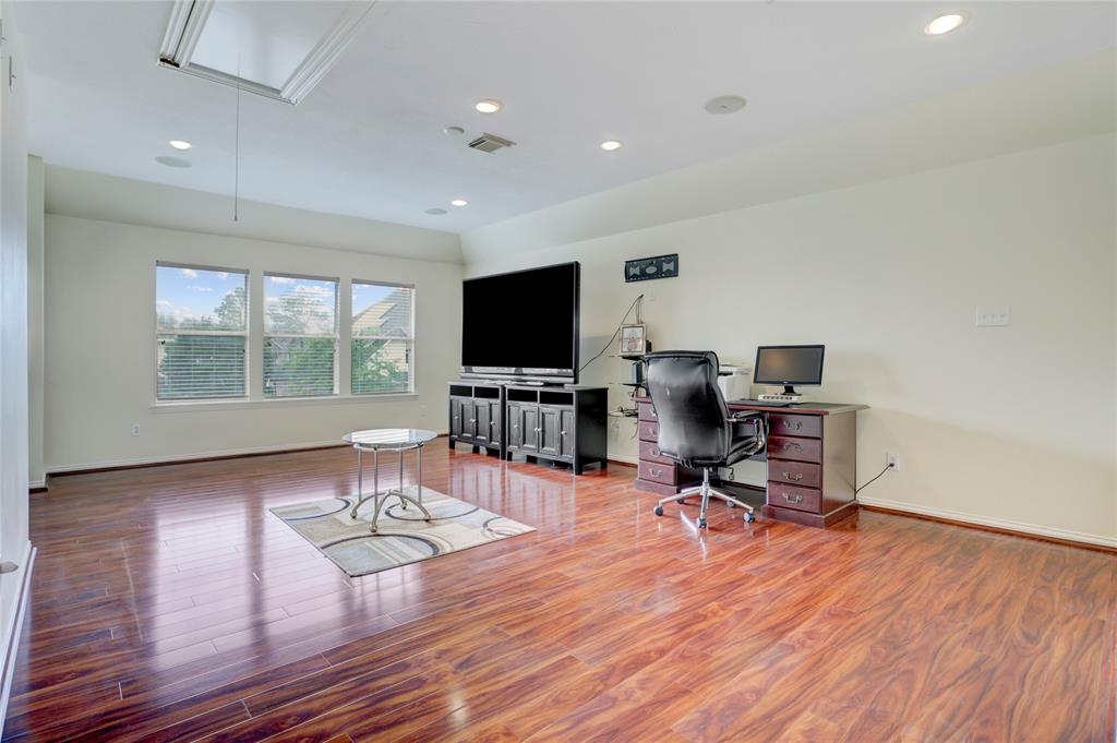 10007 Autumn Lake Trail, Pearland, Texas image 16