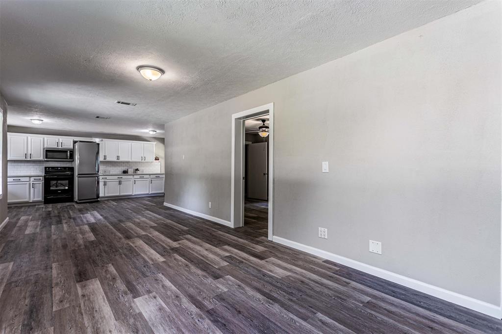 608 W Lobit Street, Baytown, Texas image 17