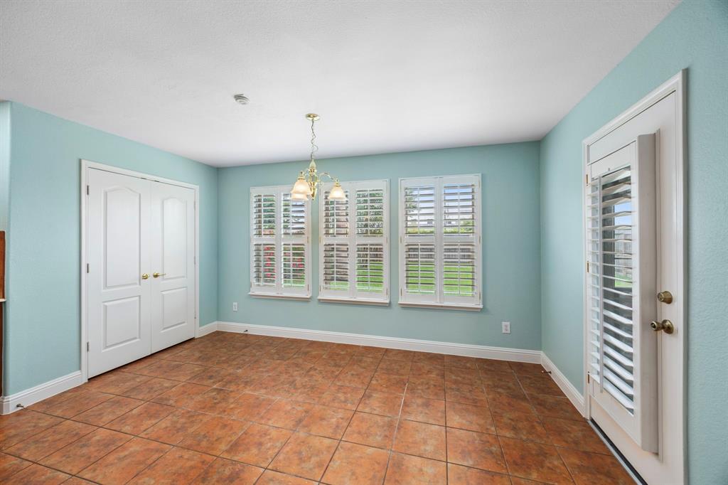 6318 Gardenspring Brook Lane, Spring, Texas image 12